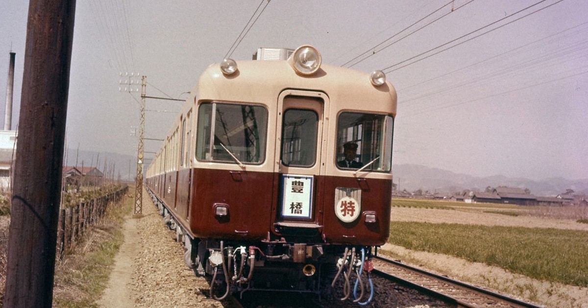 赤の名鉄にピンクと茶色の復刻電車 廃線懸念の西尾・蒲郡線で運行