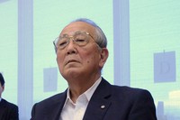 「働くことは万病に効く薬」と語る京セラ創業者の稲盛和夫氏＝東京都内で2013年8月19日、中村琢磨撮影　