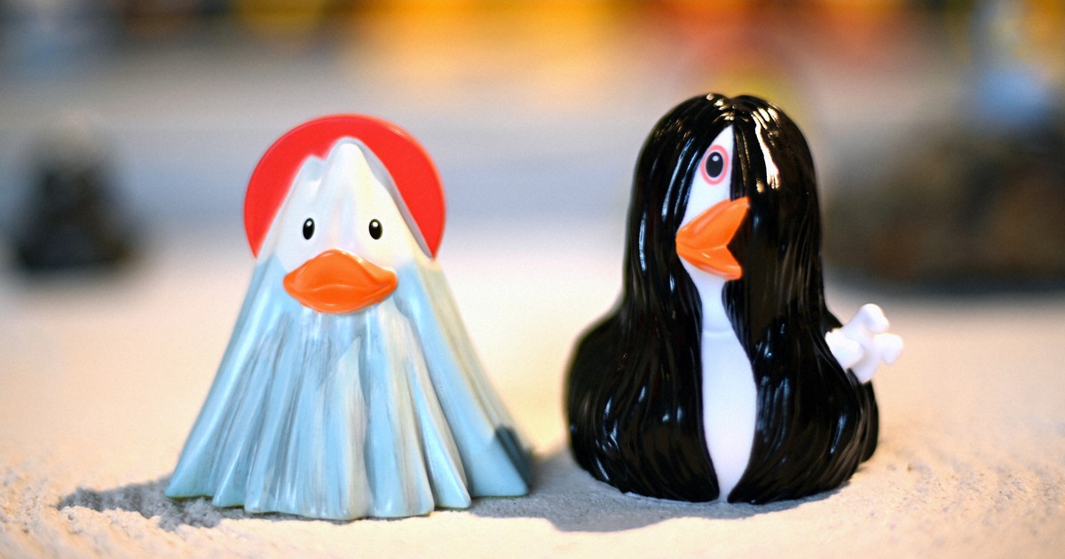 富士山、妖怪バージョンまで…「ラバーダック」専門店がオープン | 毎日新聞