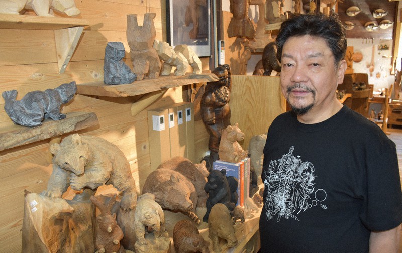 コレ推し！：札幌 遊木民 大胆、力強い木彫り熊 ／北海道 | 毎日新聞