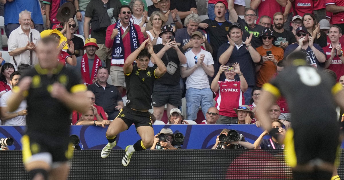 ラグビーワールドカップ2023 ポルトガル代表 公式ジャージ&ショーツ M Allez!!：ラグビーW杯でロナルドポーズ ポルトガル戦でウェールズ代表