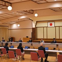 旧統一教会に過料を求める文部科学省の判断が了承された宗教法人審議会＝6日、前田梨里子撮影