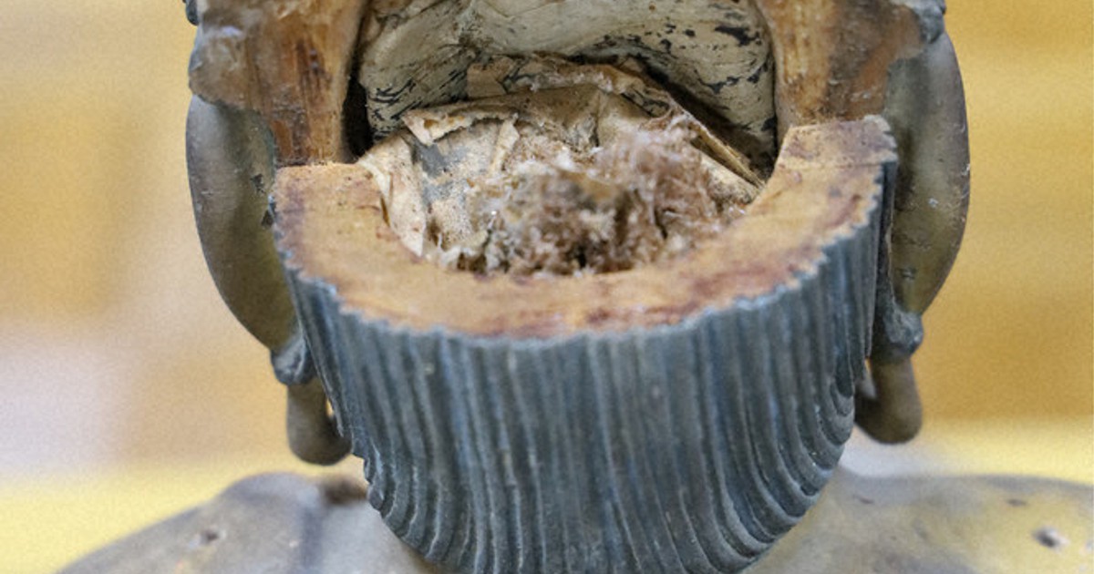 南北朝時代の仏像の頭から紙の束 墨書きの内容調査へ 広島・福山