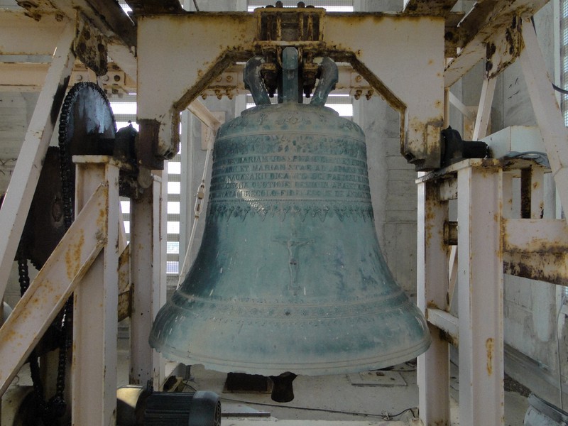 長崎の鐘」左が鳴らない、その訳は？ 原爆で全壊の浦上天主堂 | 毎日新聞