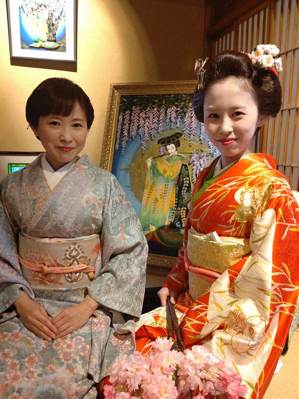 日本舞踊の道、「真の花」咲かせたい 花柳流師範・磐優愛さん [写真