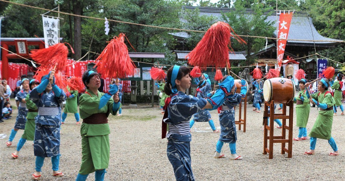紅しで踊り」で女性ら豊作願う 天理・大和神社 ／奈良 | 毎日新聞