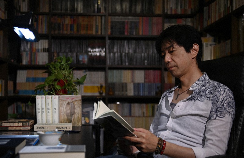 昭和の少年：ああ、くたびれ果てた＝諏訪哲史 ／愛知 | 毎日新聞