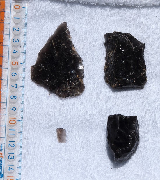 古く風化した裏側が礫石器 サヌカイト 遺跡出土 石器 200 サヌカイト製