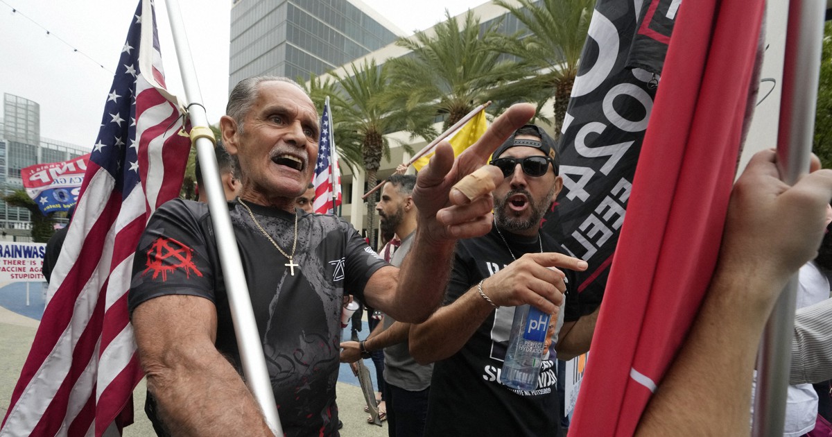 Trump animates California Republicans with calls to shoot people who rob stores