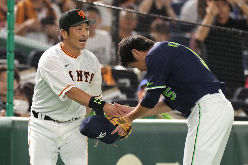 プロ野球 巨人－ヤクルト 試合後に松田宣浩引退セレモニー [写真特集7