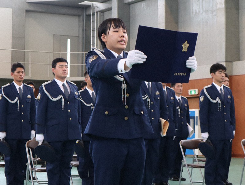 警察学校武道始 警察学校は“かなり過酷”…プロテクターに約4キロの盾…思わず