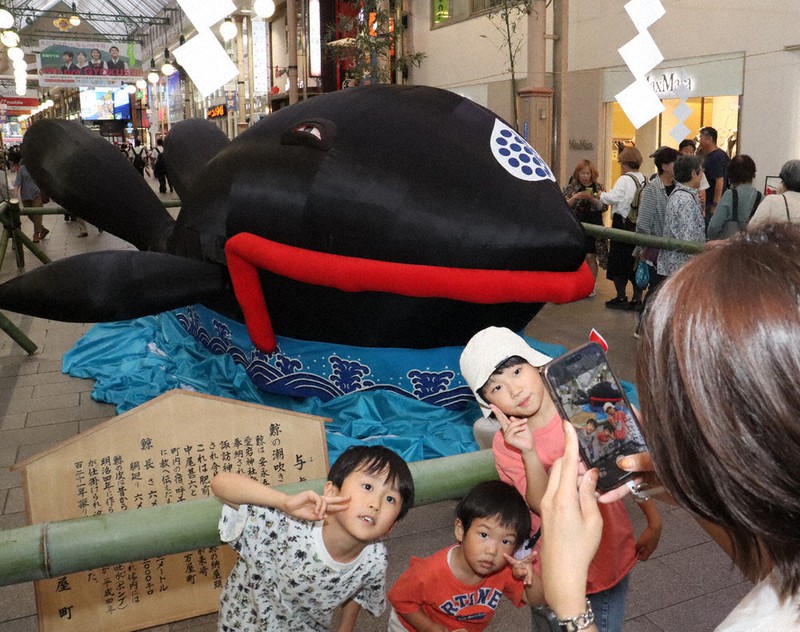4年ぶり・長崎くんち:奉納踊、心待ち 傘鉾「庭見世」で披露 4年ぶり・長崎くんち:奉納踊、心待ち 傘鉾「庭見世」で披露