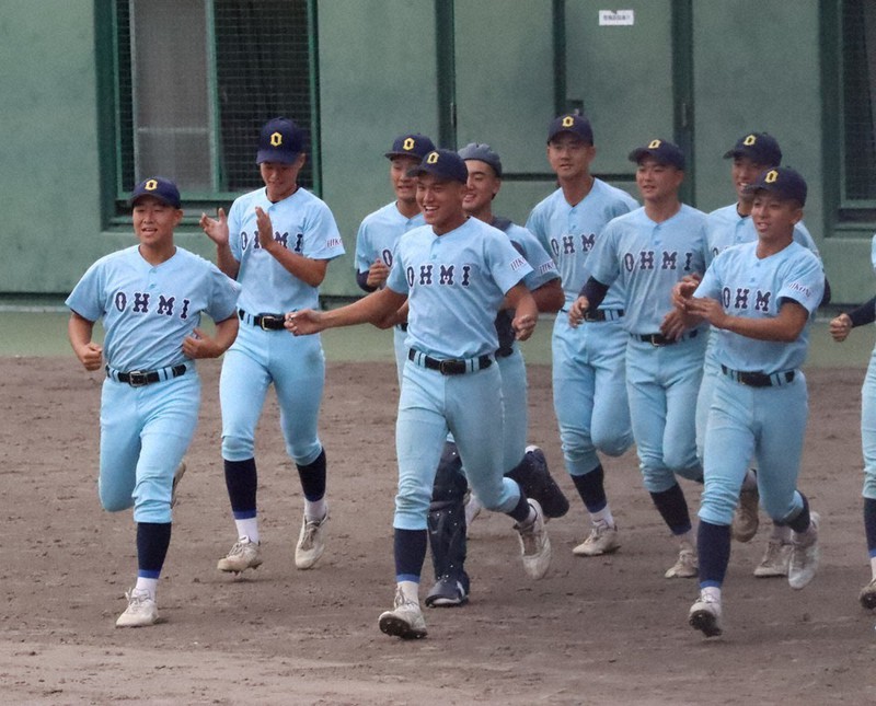 秋の高校野球：県大会 近江、4年ぶり優勝 準V滋賀学園、3位彦根総合