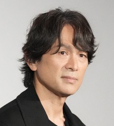 江口洋介 森高千里との間に23歳長女、21歳長男 家に大量のギター「昨日も…」「子供も弾くんで」：スポニチ