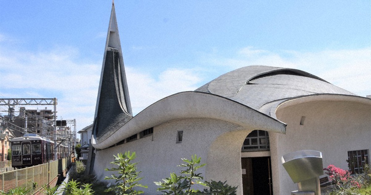 街かど・撮っておき：カトリック宝塚教会 街を見守る優美な白鯨 ／兵庫