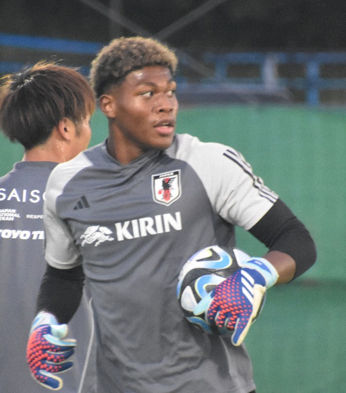 football life：「悪魔」の誘いに乗らなかった鈴木彩艶の思い サッカー