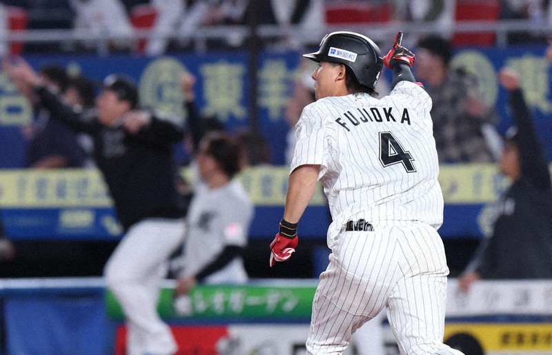プロ野球：プロ野球 パCSファーストステージ ロッテ4－3