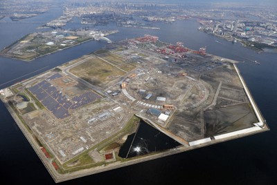 建設中の大阪・関西万博会場＝大阪市此花区で2023年10月4日、本社ヘリから滝川大貴撮影