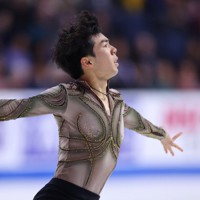 男子フリーで演技する佐藤駿＝米アレンで2023年10月21日、猪飼健史撮影