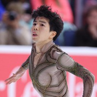 男子フリーで演技する佐藤駿＝米アレンで2023年10月21日、猪飼健史撮影