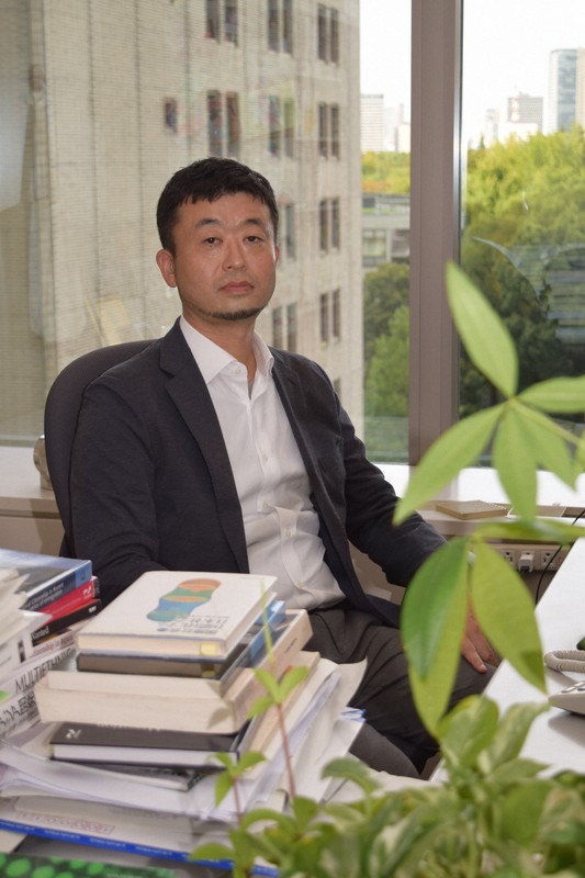 社会人口学が専門の国立社会保障・人口問題研究所の是川夕国際関係研究部部長＝東京都千代田区で2023年10月3日午後3時30分、奥山はるな撮影