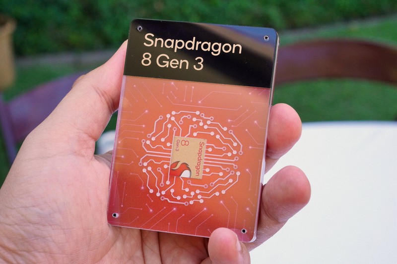 インテルは将来的にクアルコム向けのチップを製造する予定