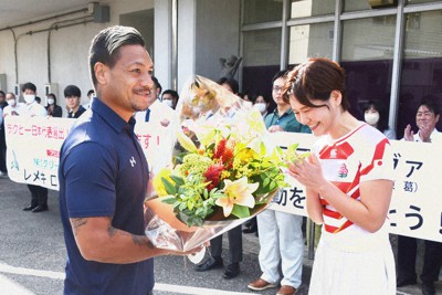 なぜ桜？赤白ボーダー？ ラグビー日本代表ジャージーの歴史 | 毎日新聞