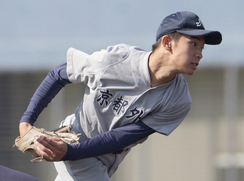 京都外大西が37年ぶりに決勝進出 秋季高校野球近畿大会 | 毎日新聞