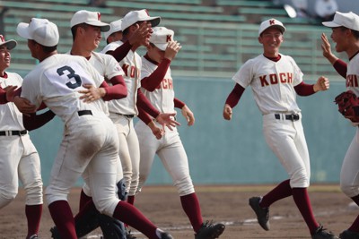 明徳義塾野球　ラバー 窓際」だった明徳義塾の9番打者 値千金の適時打で四国大会V貢献