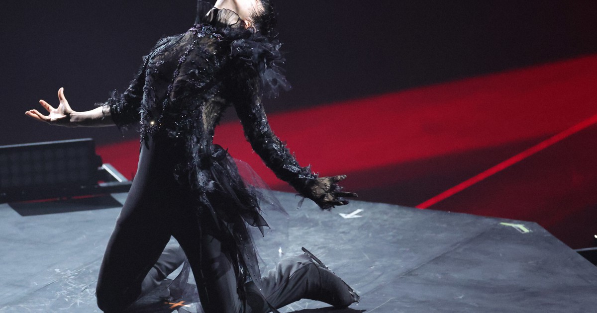 羽生結弦さん、初の単独ツアー公演 新曲3曲を披露 [写真特集2/3