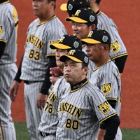 阪神タイガースが38年ぶりの日本一 歓喜の胴上げ [写真特集22/19