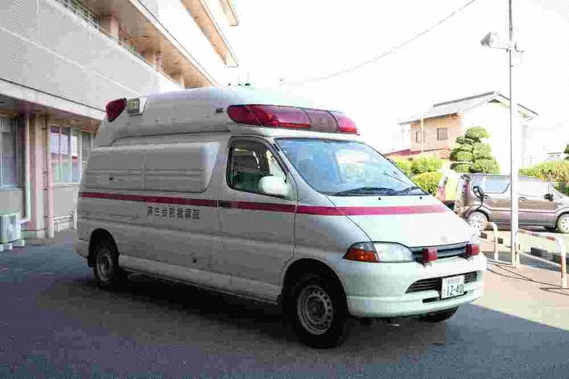救急車、買い替えさせて…2004年式をガムテープ補強 山では馬力不足