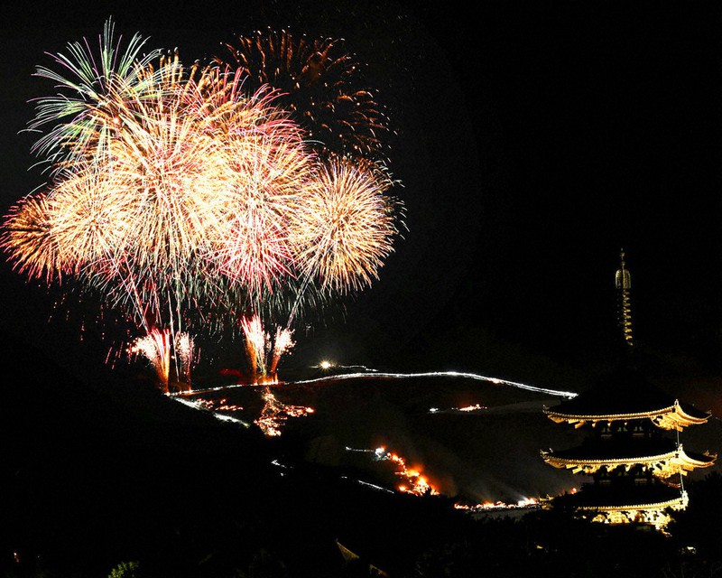 若草山焼き 県庁の屋上開放 来年1月27日夜 観賞希望者募集 ／奈良