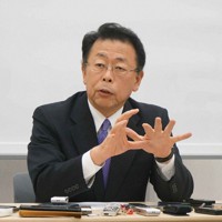 報道各社の合同インタビューに応じた公明党税制調査会の西田実仁会長＝東京都千代田区の参院議員会館で2023年11月7日午前9時57分、中島昭浩撮影