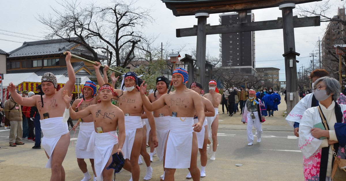 カ*コ様 7月末まで　浴衣　反物　人間国宝　木村雨山　笹　花火大会　夏祭り　盆踊 愛知の奇祭「はだか祭」 儺追笹奉納に女性団体初参加へ | 毎日新聞
