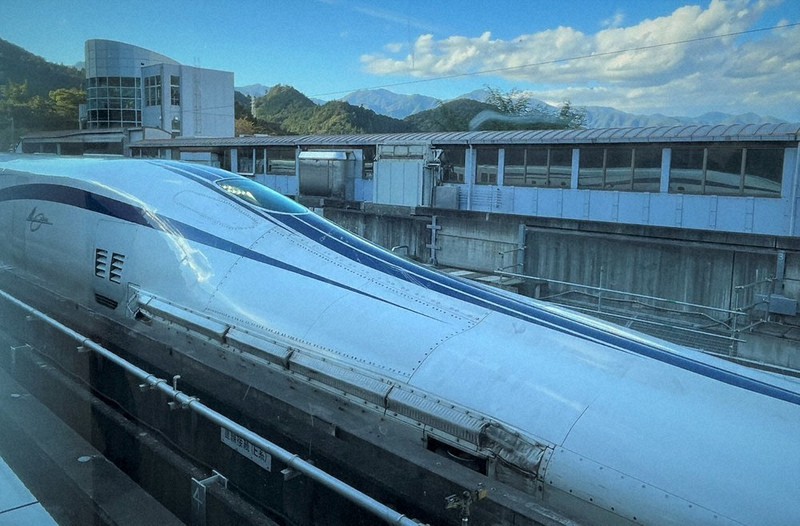 時速500キロ、未来の車窓 浮上走行、超電導リニア試乗 | 毎日新聞