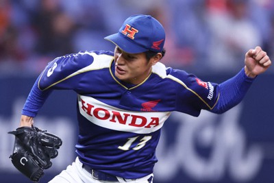 【Honda熊本－ENEOS】ENEOSに完封勝利し喜ぶHonda熊本の先発・横川＝京セラドーム大阪で2023年11月16日、滝川大貴撮影
