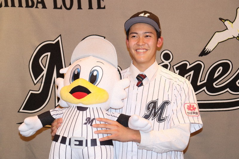 プロ野球 幕張総合・早坂響投手「ロッテの一員、誇り」 ドラフト4位