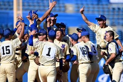 大阪桐蔭が史上初の連覇 広陵に逆転勝ち 高校野球・明治神宮大会