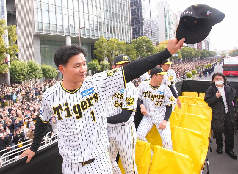 阪神タイガース 日本一優勝パレードin神戸・三宮 パレードバスの