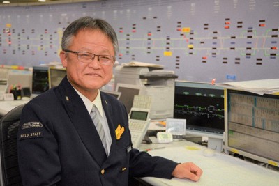 JR東海静岡総合指令所の遠藤広生・輸送指令長＝静岡市の同社静岡総合指令所で2023年11月21日、最上和喜撮影
