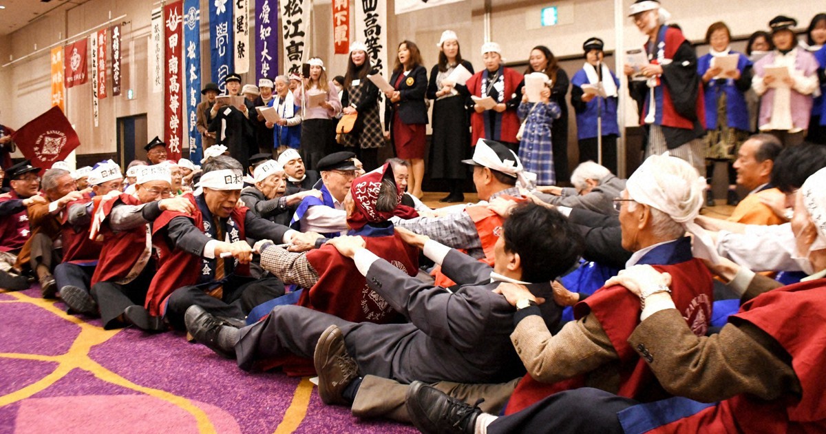 青春時代思い、250人歌い継ぐ 旧制高校の「寮歌祭」4年ぶり集う | 毎日新聞