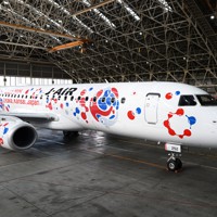 JAL ミャクミャクJET公開 大阪・関西万博の公式キャラクター [写真特集