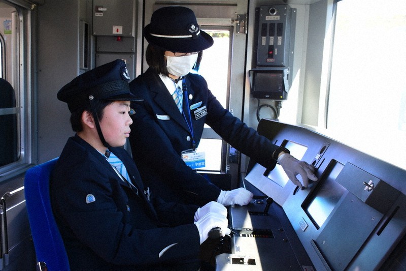 うまくできた」 所沢、小学生が電車運転体験 ／埼玉 | 毎日新聞