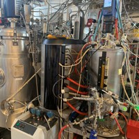 微生物を増殖させて粉末「ソレイン」を生成するバイオリアクター＝フィンランド南部エスポーで2023年9月21日、念佛明奈撮影