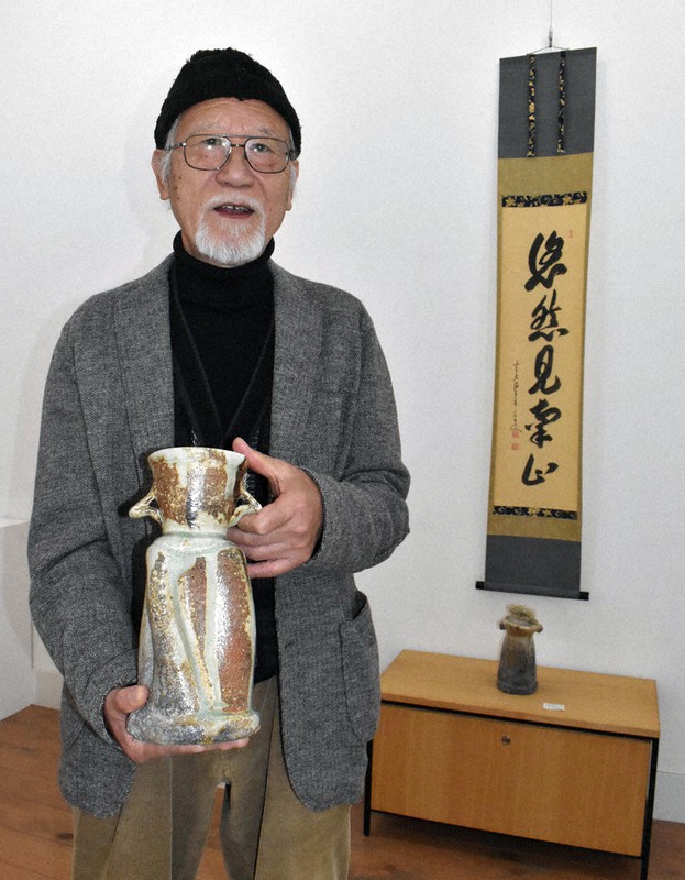 新佳三 光林窯 伊賀焼 壺 陶芸 花器 花入 花瓶 骨董 伊賀 新 佳三造 在銘 益子・伊賀焼の技術融合 新佳三さん、伊賀市内で半世紀ぶり個展 ／三重