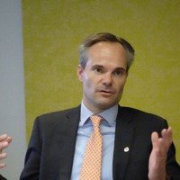 原発の必要性を語るフィンランドのミュッカネン環境・気候変動相＝ヘルシンキで2023年9月22日、念佛明奈撮影