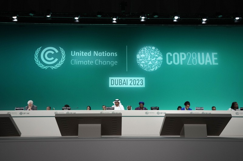 国連気候変動枠組み条約第28回締約国会議（COP28）開会式の様子。COP28では開幕初日に「損失と被害」を支援する基金の枠組みに合意した＝アラブ首長国連邦（UAE）ドバイで2023年11月30日、AP