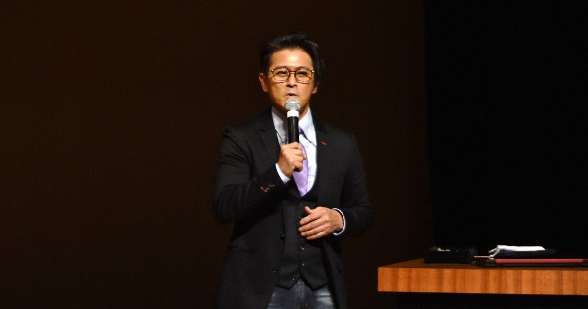 私はアルコール依存症者です」 元TOKIO・山口達也さん講演 [写真特集1