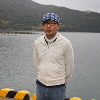 流行語大賞を受賞した田烏水産の横山拓也社長＝福井県小浜市田烏で2023年11月10日午後4時19分、高橋隆輔撮影